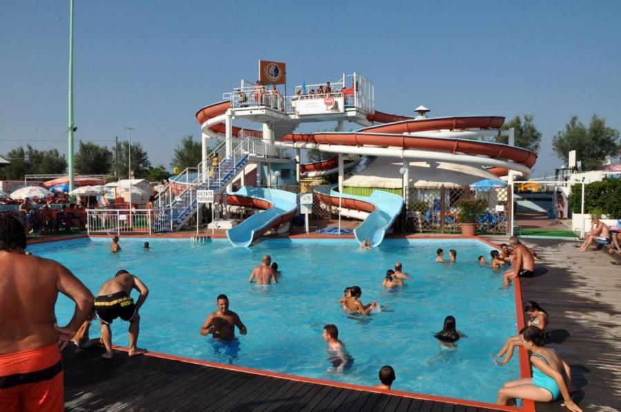 Hotel Annarita Римини Екстериор снимка