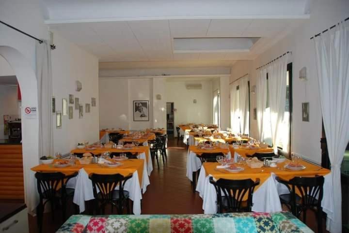 Hotel Annarita Римини Екстериор снимка